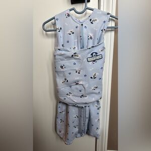 Halo SleepSack with Dog Pattern in Blue and White size small 3-6 months